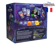 Charger l'image dans la galerie, Découvrez l’extension Lorcana Chapitre 04 Le retour d’Ursula gra^ce à cette Trove Box en version française et contenant 1 boîte de rangement, 6 séparateurs de cartes, 8 boosters de 12 cartes supplémentaires chacun, 6 dés compteurs de dommage ainsi qu’un compteur de Lore