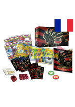 Charger l'image dans la galerie, Découvrez l’Elite Trainer Box Pokemon ou Coffret Dresseur d’Elite de la nouvelle extension Pokemon Epée et Bouclier Origine Perdue EB11 en version française et contenant 8 boosters de 10 cartes supplémentaires chacun, 1 paquet de cartes Energie, 65 sleeves pour protéger vos cartes Pokemon ainsi qu’une magnifique boîte de rangement.